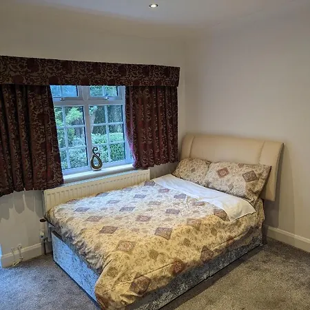 Home * Leeds (West Yorkshire)